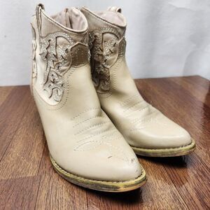 Very Volatile Women’s Prine Western Ankle Boots Size 6 Embroidered Cowboy Rodeo